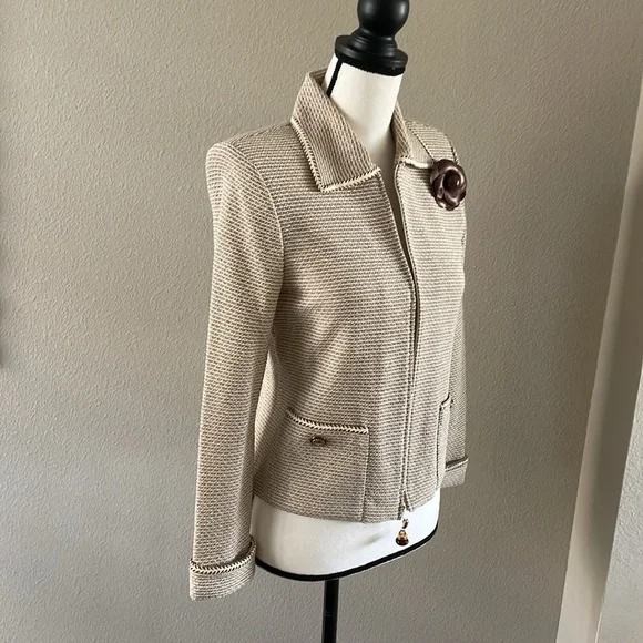 ST. JOHN Elegant Cream Women's Jacket & Skirt Set - Picture 14 of 16